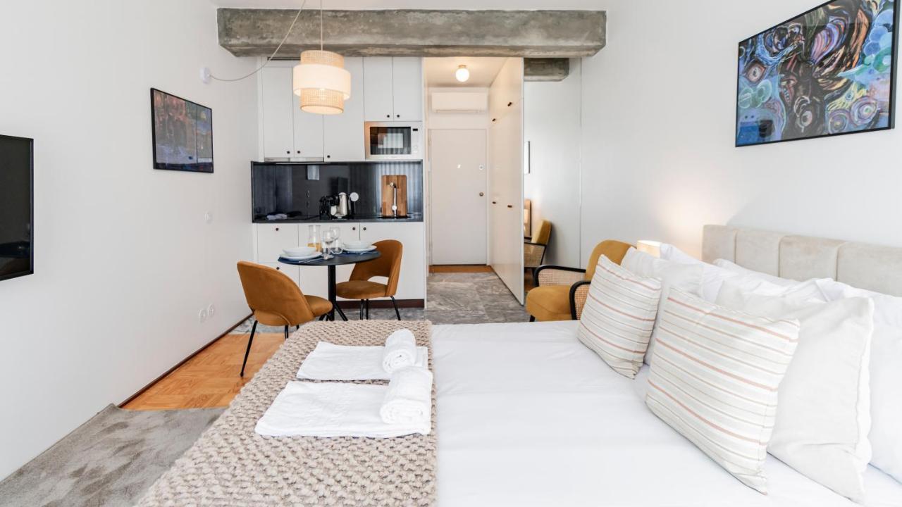 Ceuta Studio Apartments By Lovelystay ポルト エクステリア 写真