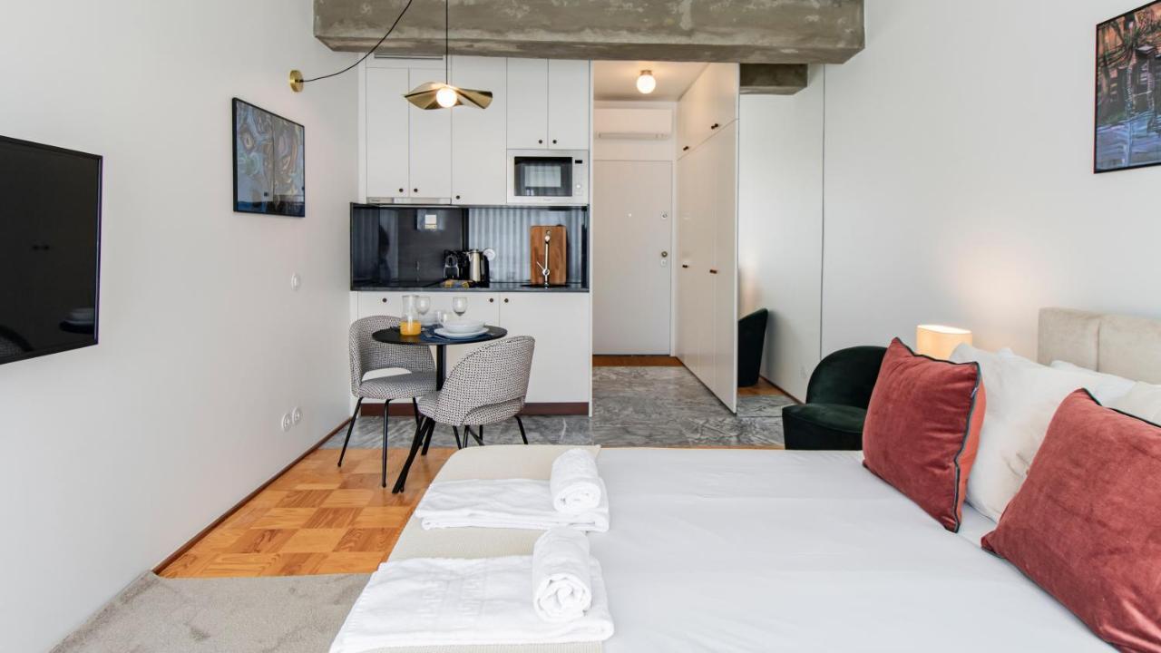 Ceuta Studio Apartments By Lovelystay ポルト エクステリア 写真